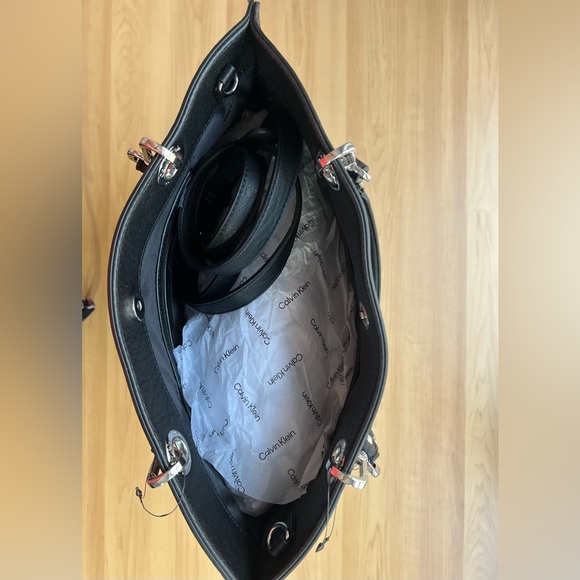 CALVIN KLEIN - purse color black leather with silver hardware. - Picture 6 of 15